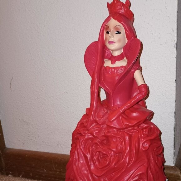 NEW Descendants: The Rise of Red Queen of Hearts Resin Fashion Doll - Picture 1 of 6
